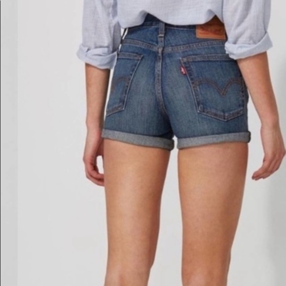 Levi’s Cuffed White Cone Denim Shorts Size 26 - Picture 2 of 8